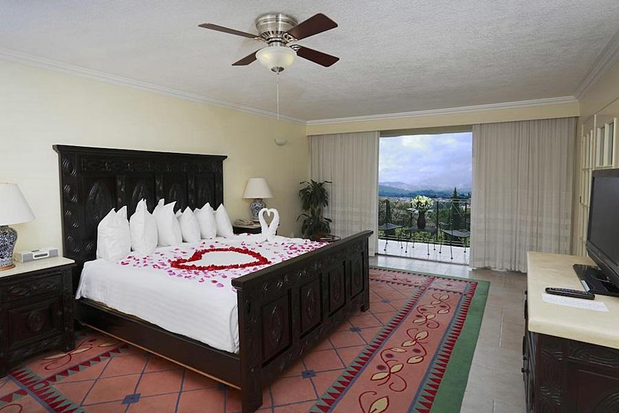 Fiesta Americana Hacienda Ixtapan De La Sal Exterior photo A bedroom at the hotel