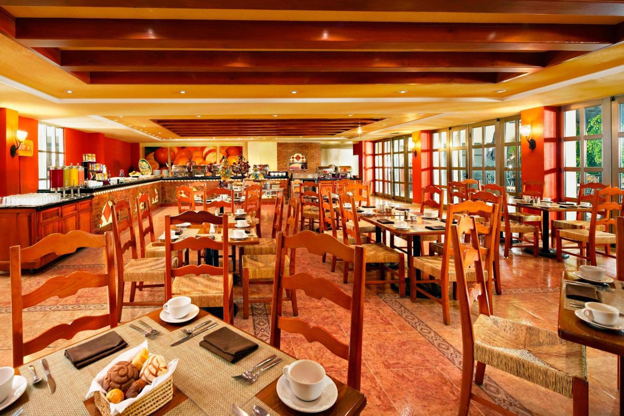 Fiesta Americana Hacienda Ixtapan De La Sal Exterior photo The restaurant