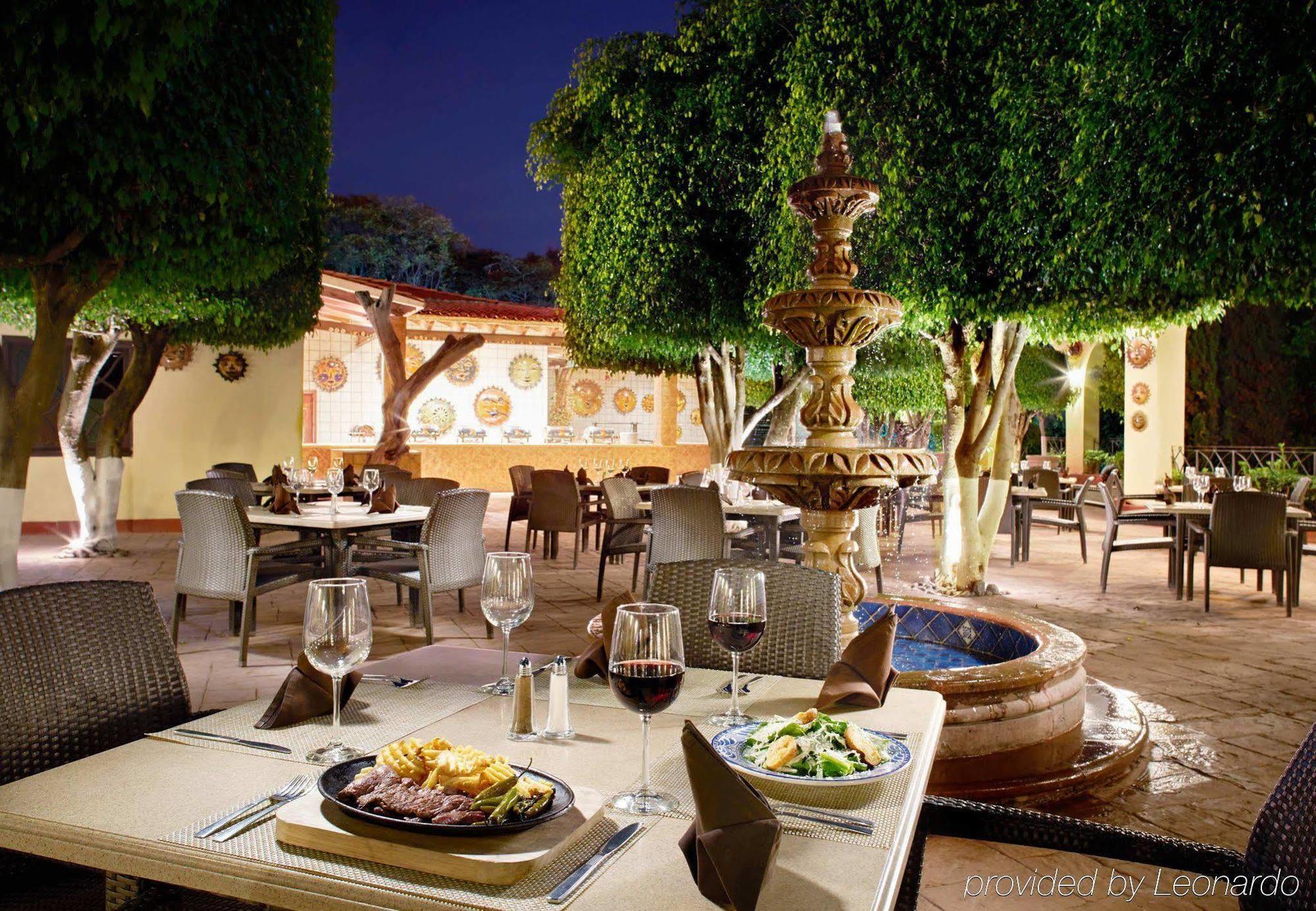 Fiesta Americana Hacienda Ixtapan De La Sal Exterior photo The restaurant