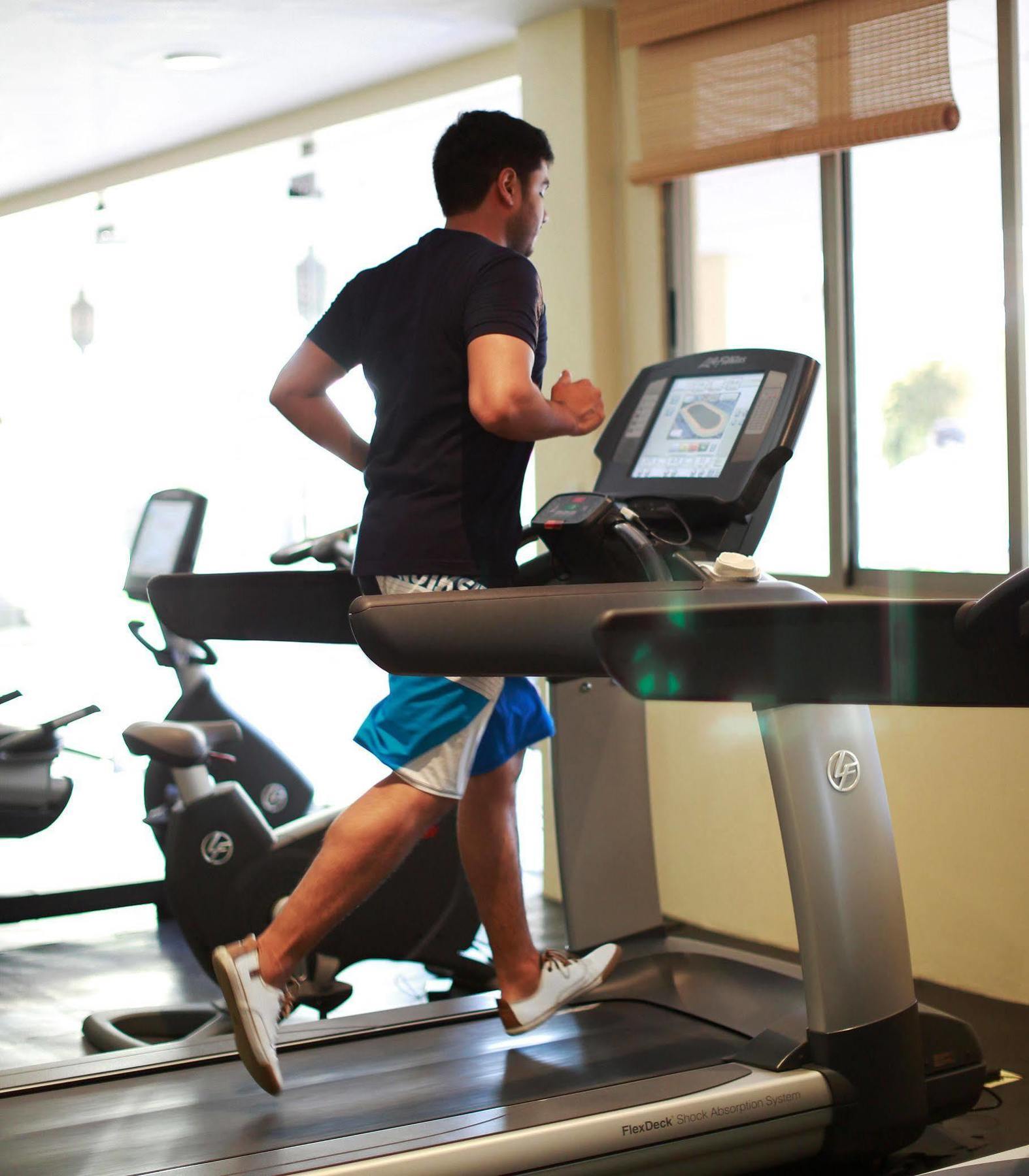 Fiesta Americana Hacienda Ixtapan De La Sal Exterior photo A treadmill in use